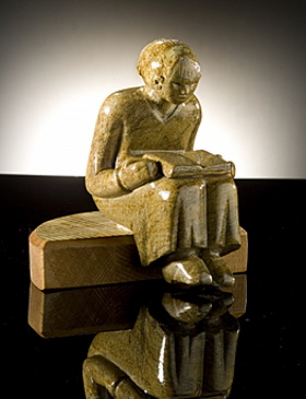 Lesende I 25 cm Lesende I 25 cm